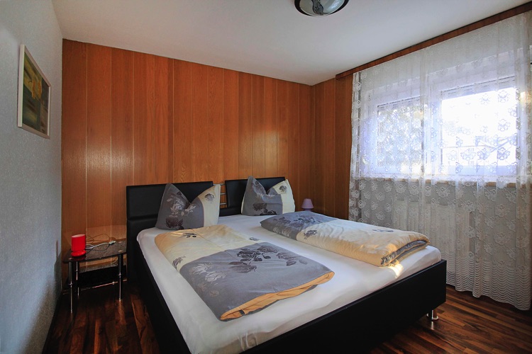 Wohnung Gertrud - Schlafzimmer mit Doppelbett